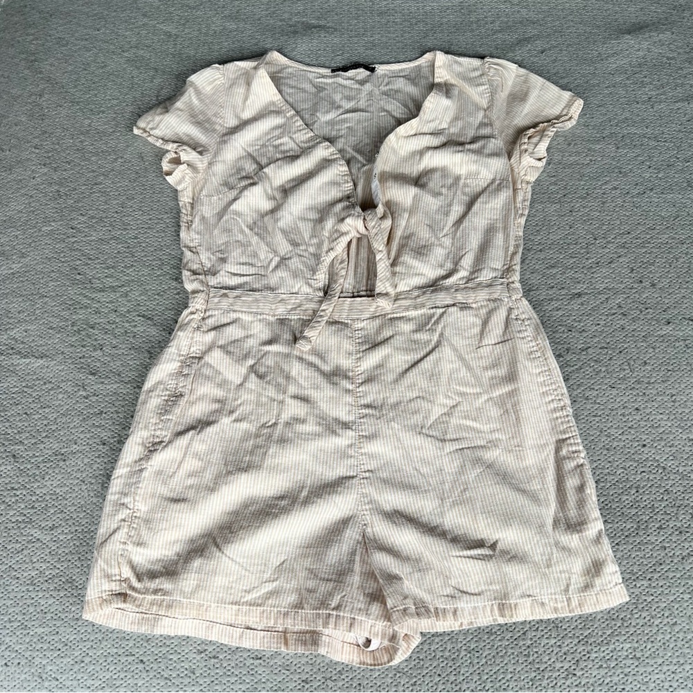 Abercrombie & Fitch Cream & Beige Striped V Neck Short Sleeve Romper Size Medium